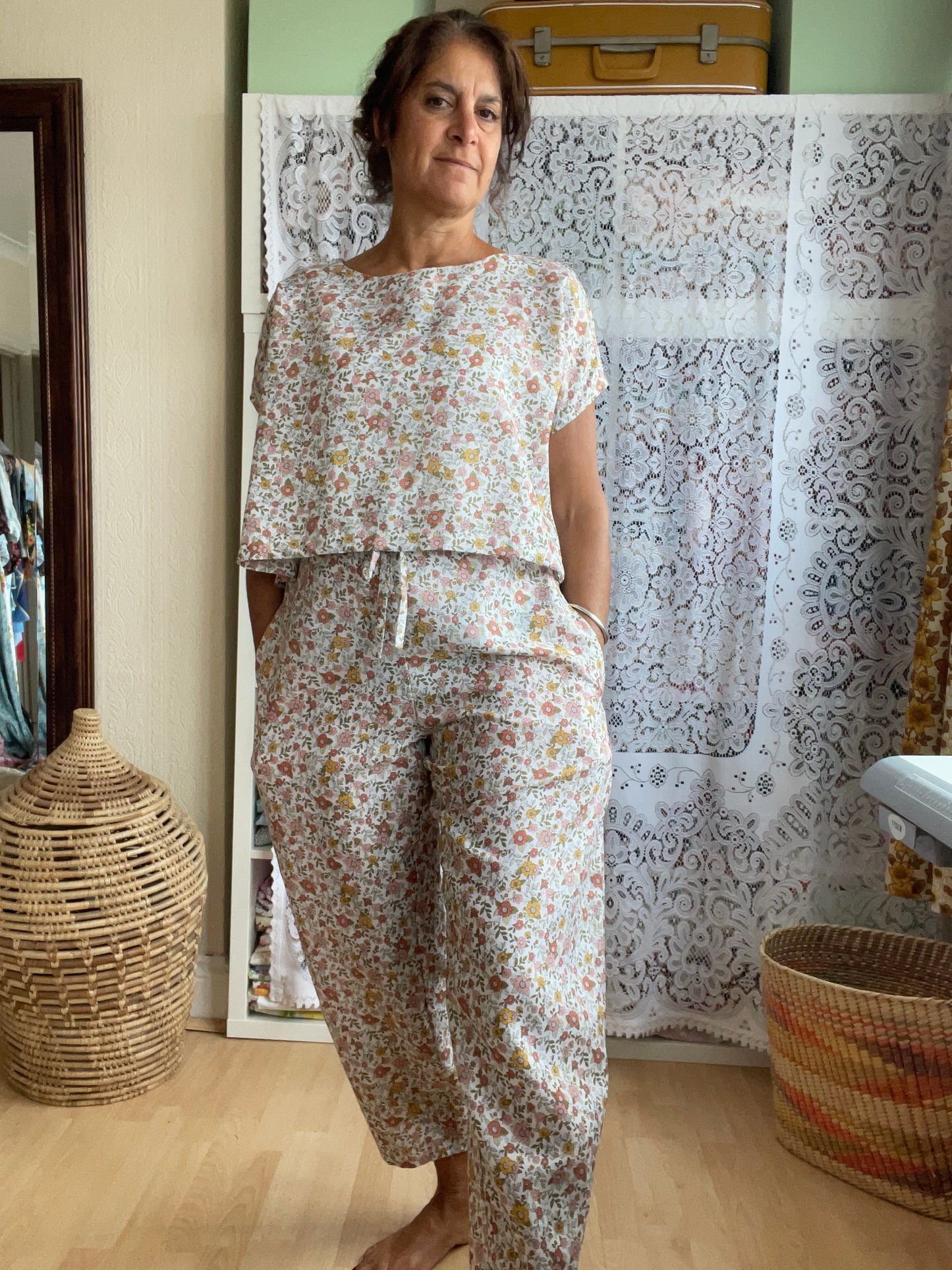 Halo Blouse and Pants Set Size 8-10