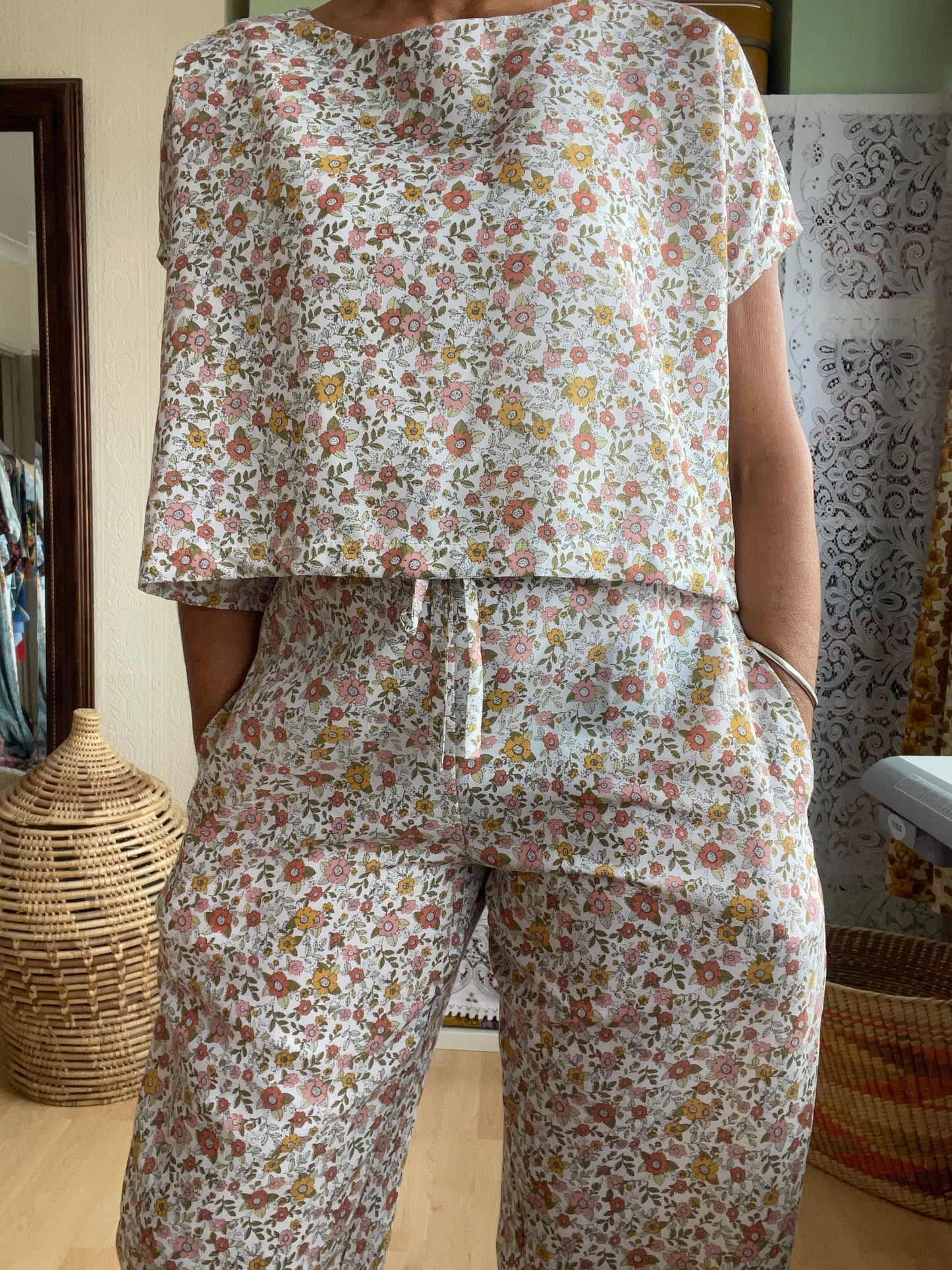 Halo Blouse and Pants Set Size 8-10