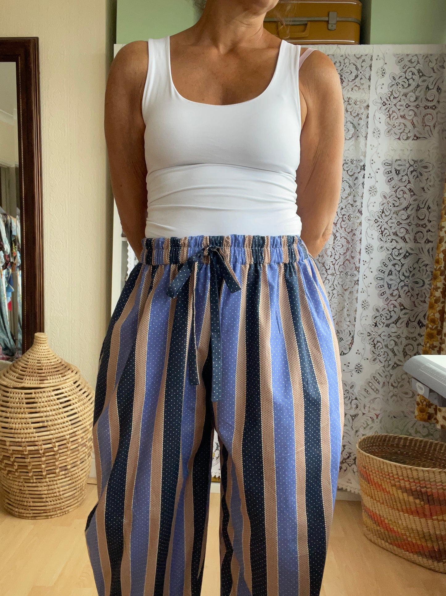 Halo Pants Size  16-18