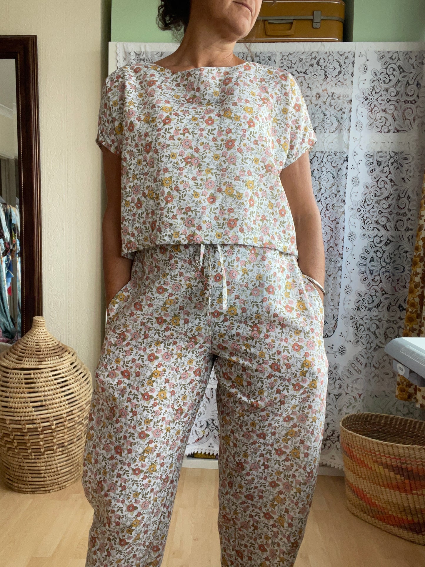 Halo Blouse and Pants Set Size 8-10