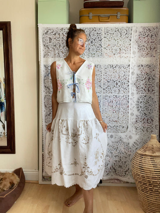 Cross back skirt size 14-18