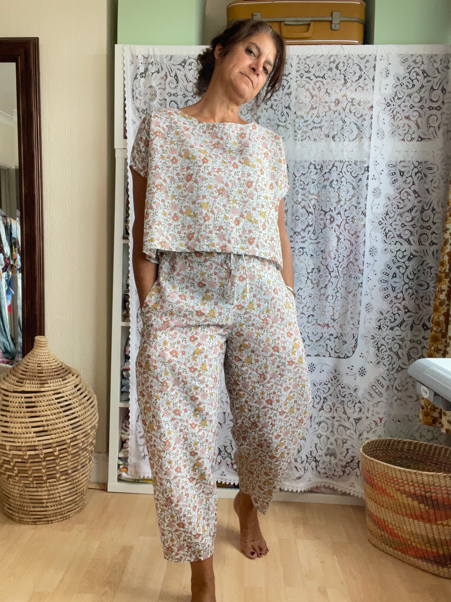 Halo Blouse and Pants Set Size 8-10