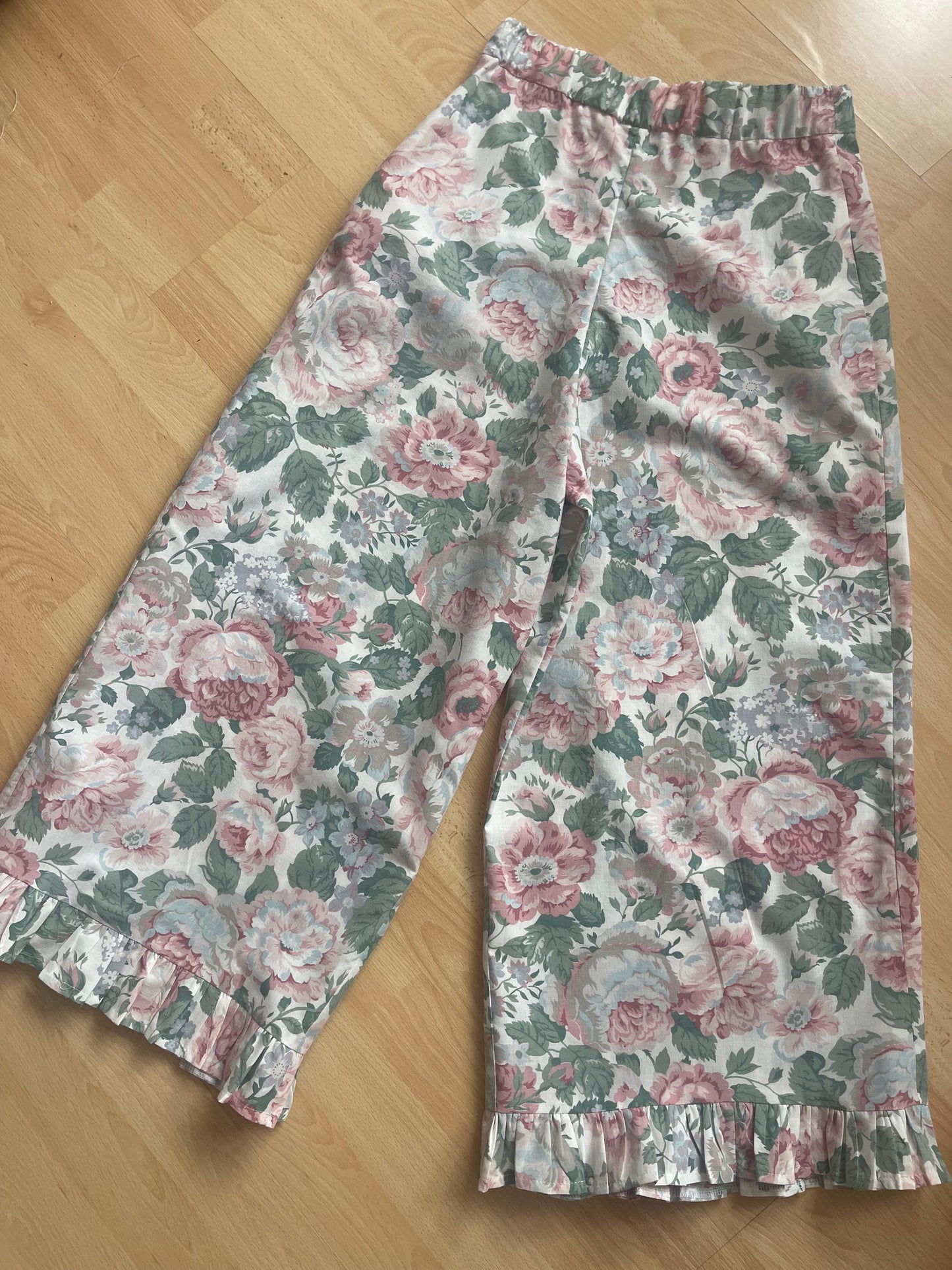 Roma Pants in Vintage Floral Size 6-8